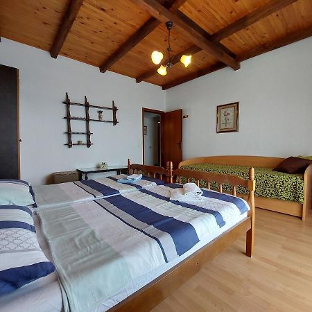 Apartments Vilim Pinezići Exterior foto